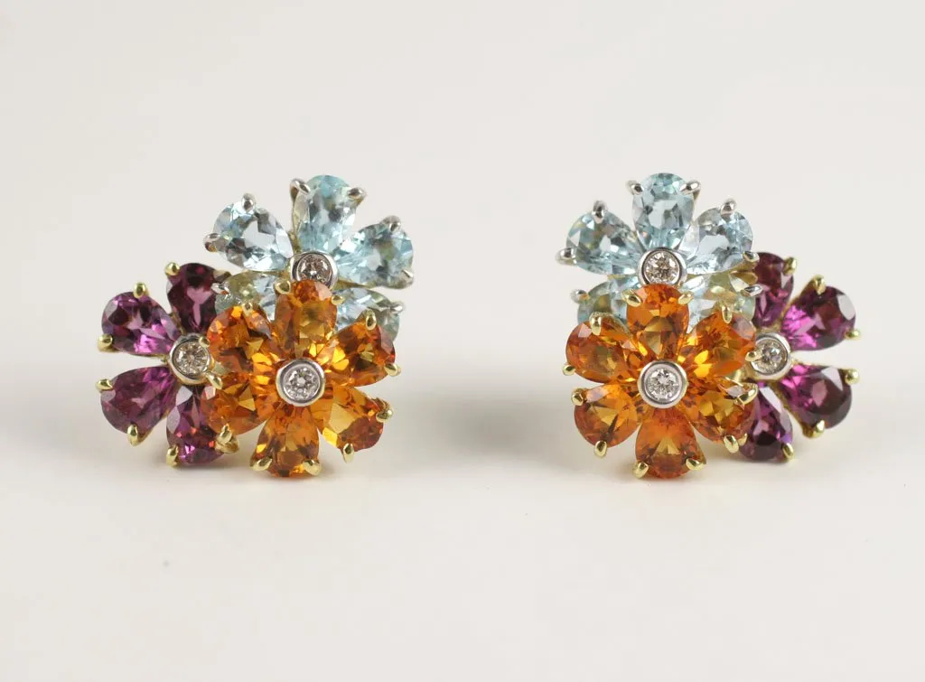 18kt White gold Three Flower Cluster Earring