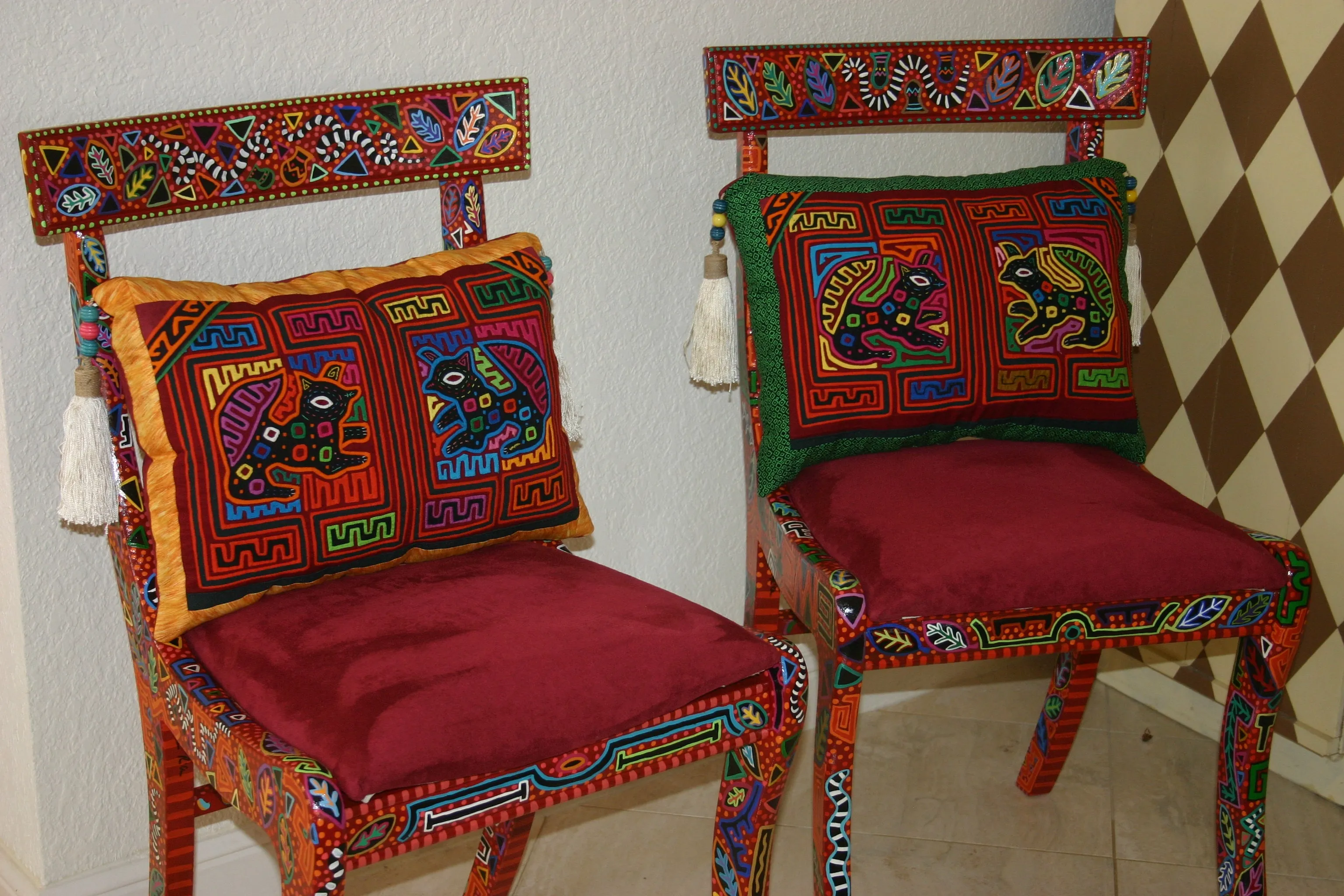 A Kuna Indian Folk Art Mola from San Blas Islands, in Custom Frame with 1 Green Mat & Non-Glare Glass : Hand stitched Textile Applique: Colorful Macaw Parrots & Hibiscus Flowers, 19" x 15" (DFM16) Wall Décor