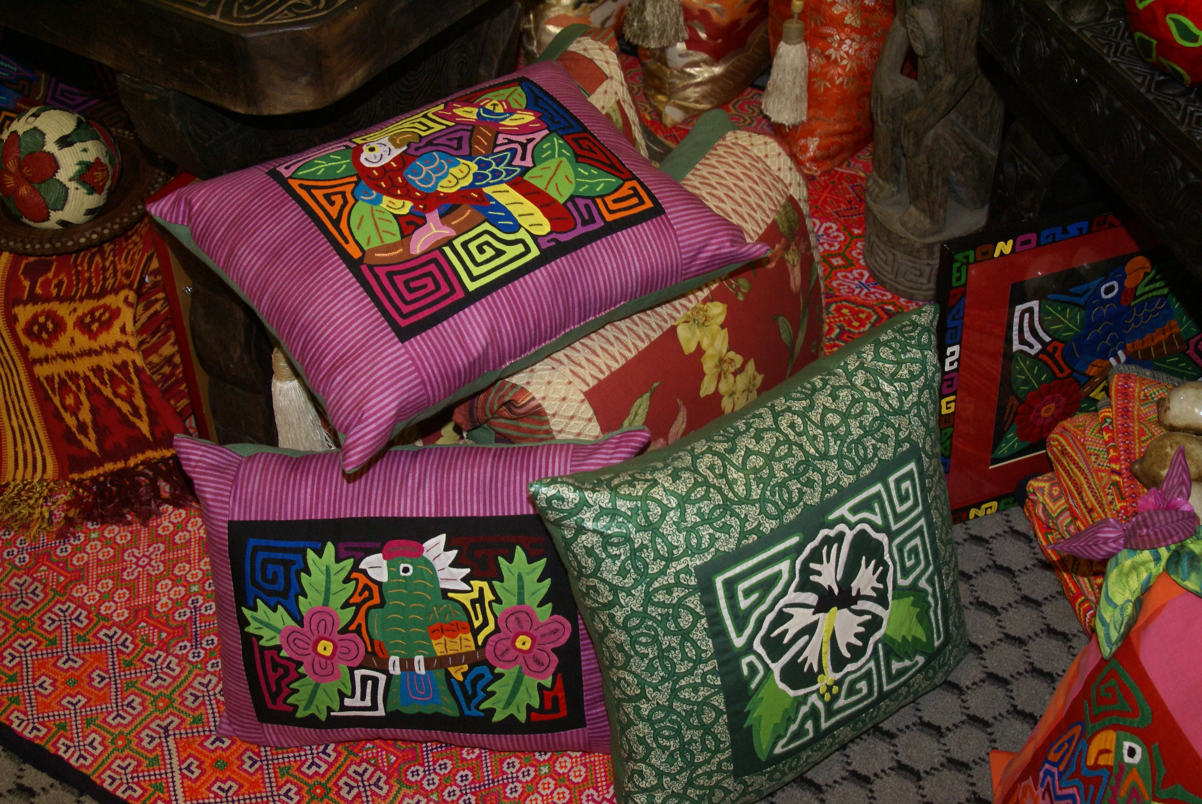 A Kuna Indian Folk Art Mola from San Blas Islands, in Unique Custom Frame with 1 Turquoise Mat & Glass : Hand stitched Textile Applique: Colorful Goose & Hibiscus Flowers, 14" x 14" (DFM17) Wall Décor
