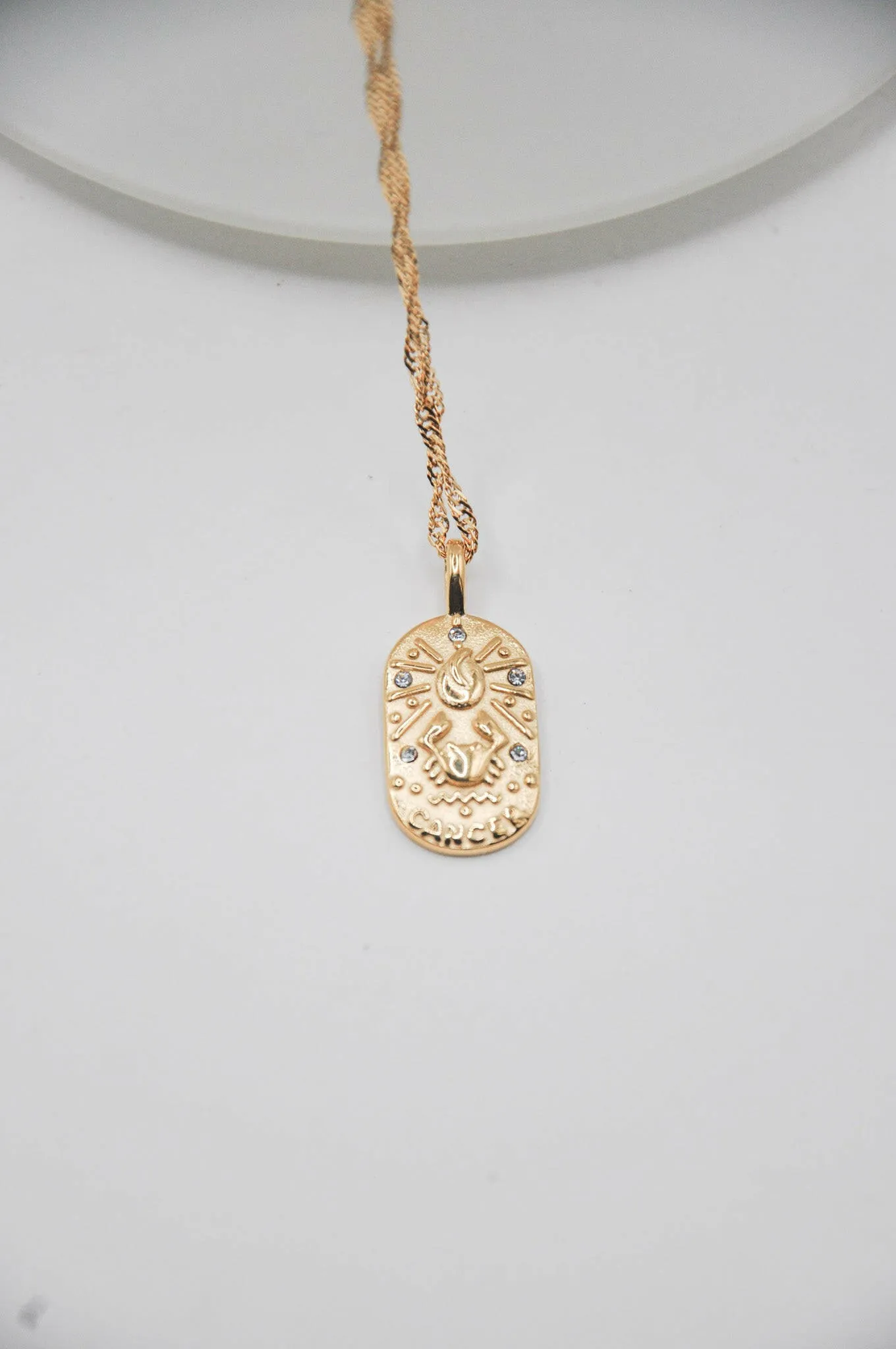 Cancer 18k Gold Zodiac Pendent Necklace