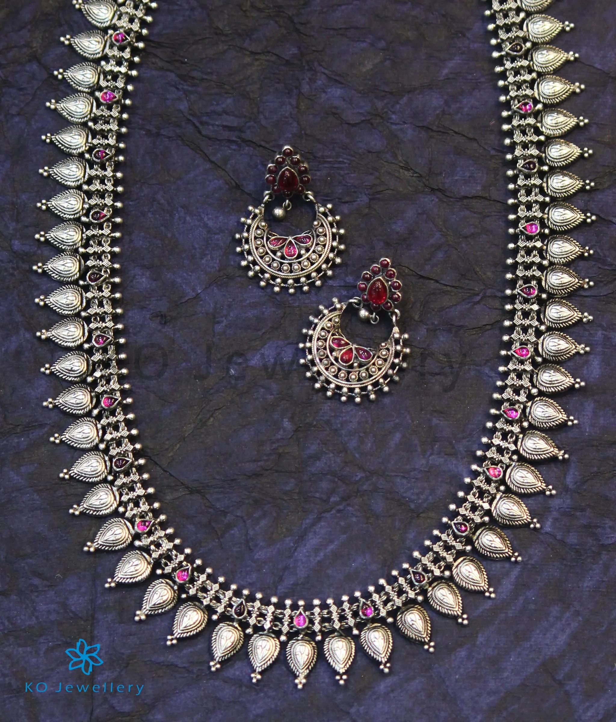 The Abhita Silver Kempu Necklace