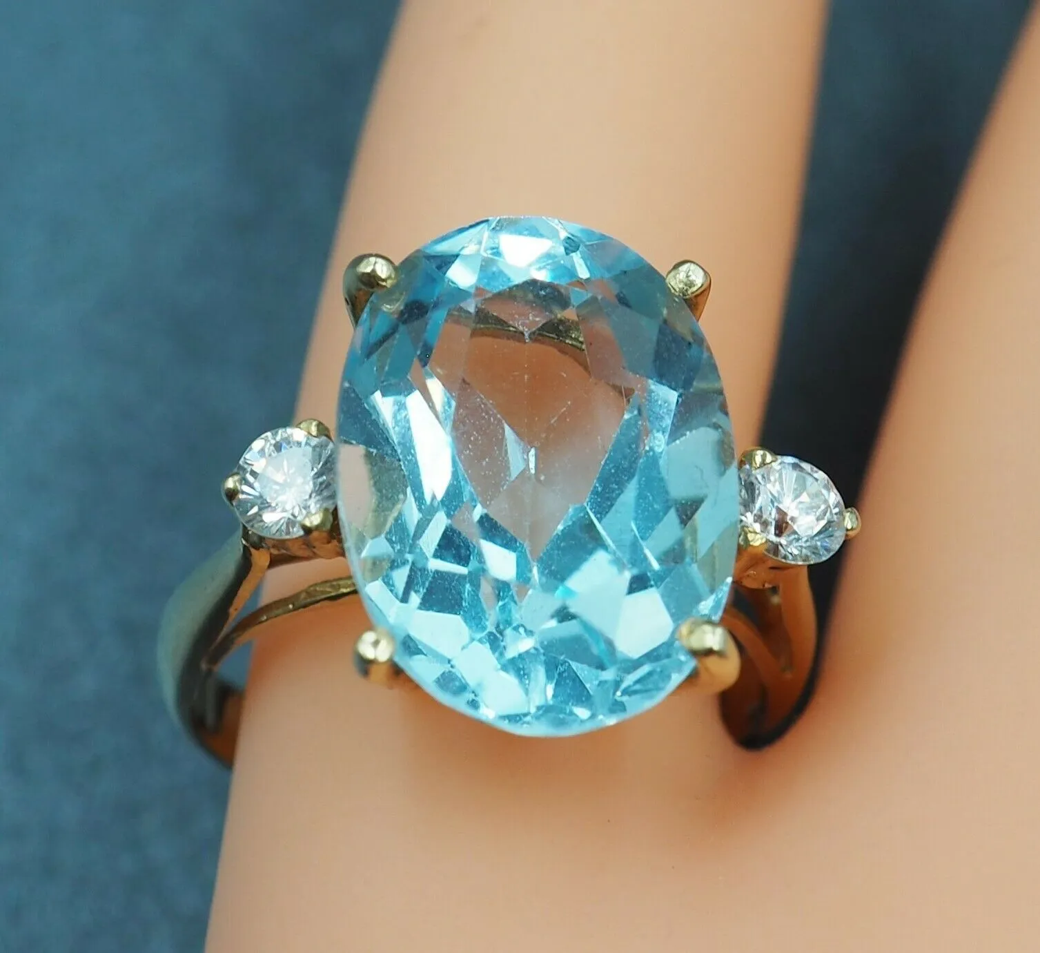 Topaz & Cubic Zirconia 14ct Yellow Gold Ring