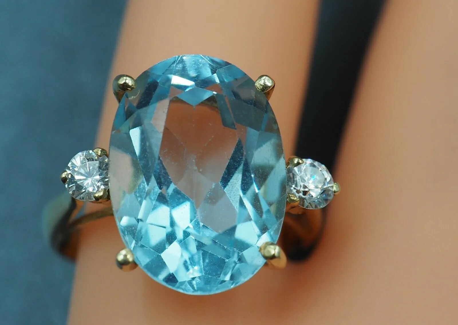 Topaz & Cubic Zirconia 14ct Yellow Gold Ring