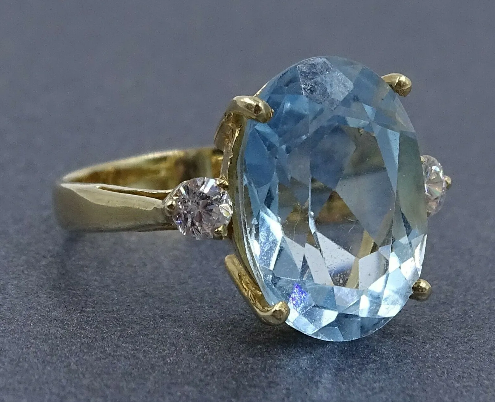 Topaz & Cubic Zirconia 14ct Yellow Gold Ring